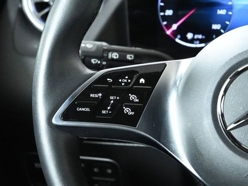 Used 2025 Mercedes-Benz GLA 250 4MATIC image 18