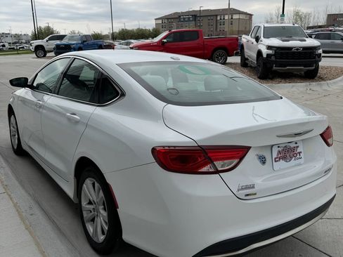 Used 2015 Chrysler 200 Limited w/ Convenience Group image 4