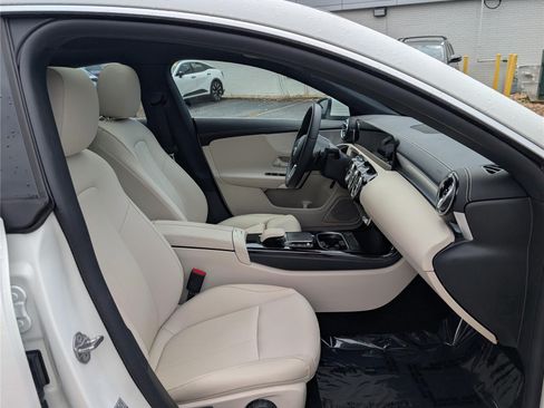 Used 2022 Mercedes-Benz CLA 250 image 11