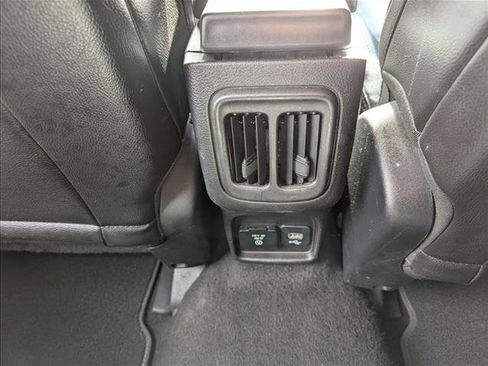 Used 2018 Jeep Compass Latitude w/ Popular Equipment Group image 15