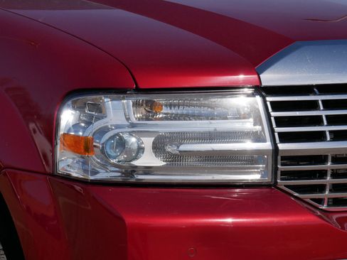 Used 2014 Lincoln Navigator 4WD image 17