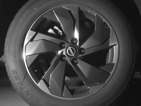 Used 2025 Nissan Rogue SV image 15