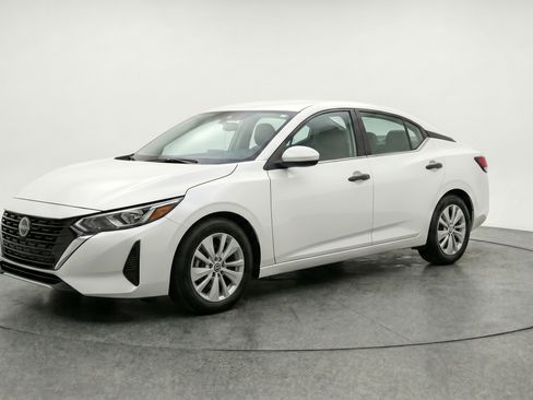 Used 2025 Nissan Sentra S FWD image 3