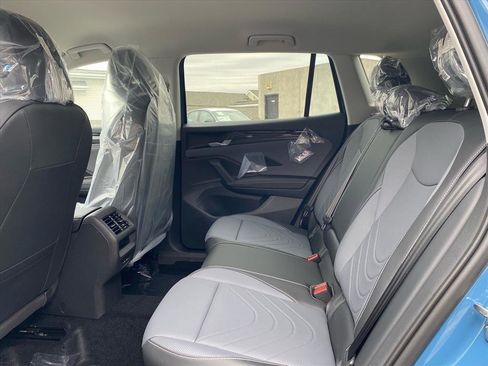 New 2026 Volkswagen Tiguan SE image 11