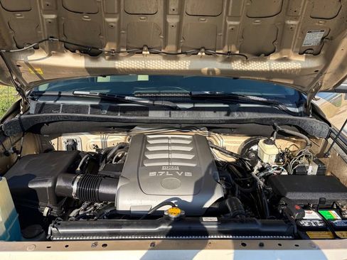 Used 2010 Toyota Tundra 4x4 Double Cab image 21