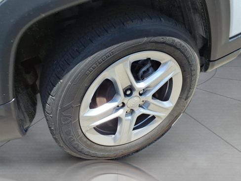 Used 2023 Jeep Compass Latitude w/ Convenience Group AWD/4WD image 6