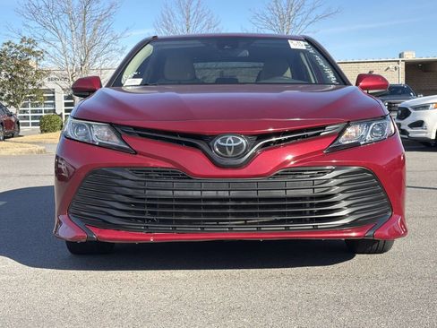 Used 2019 Toyota Camry LE image 5