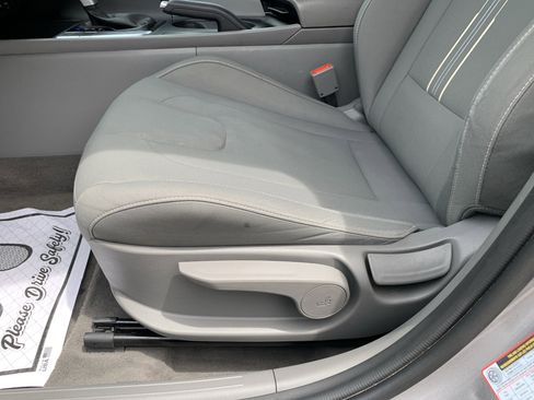 Used 2024 Hyundai Elantra SEL FWD image 14