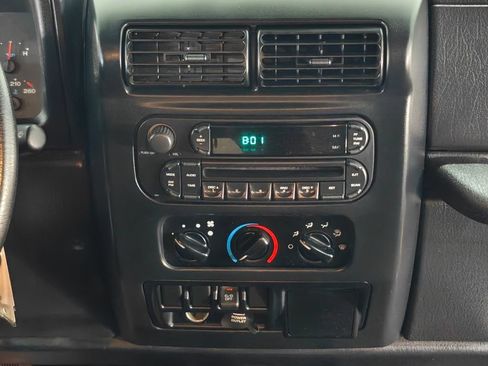 Used 2006 Jeep Wrangler X AWD/4WD image 5