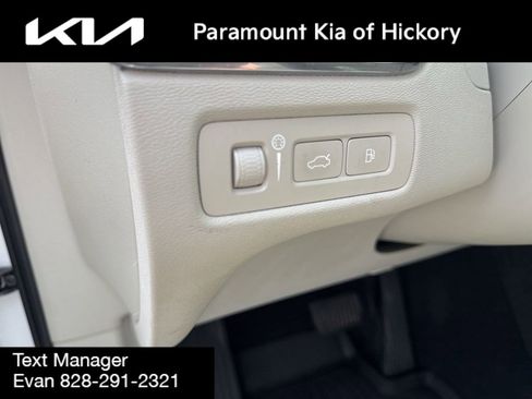 Used 2022 Volvo XC60 T8 Inscription AWD/4WD image 19