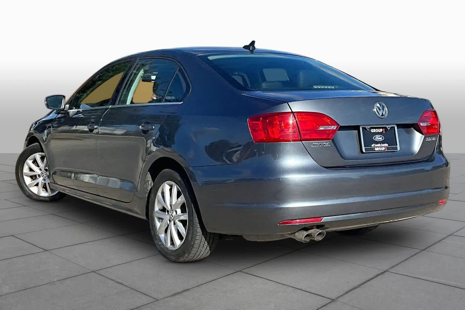 Used 2013 Volkswagen Jetta SE FWD image 12