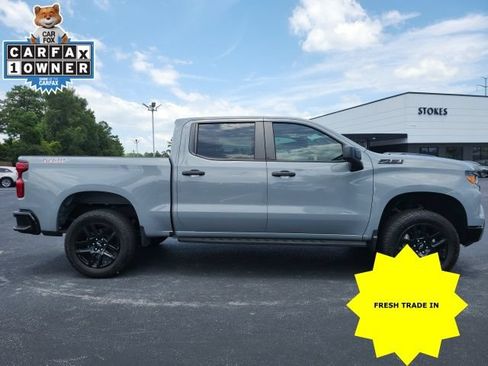 Used 2024 Chevrolet Silverado 1500 Custom Trail Boss w/ LPO, Dark Essentials Package AWD/4WD image 2