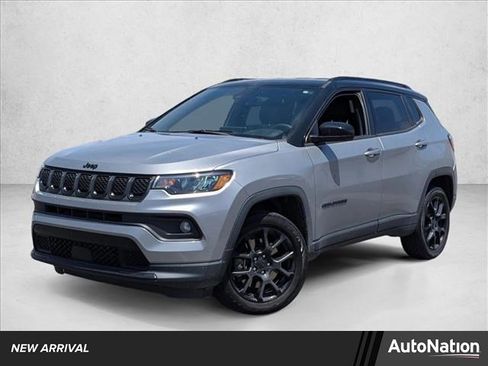 Used 2023 Jeep Compass Latitude AWD/4WD image 1