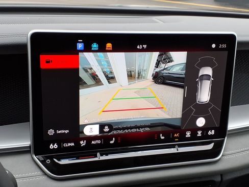 New 2026 Volkswagen Tiguan SE image 16