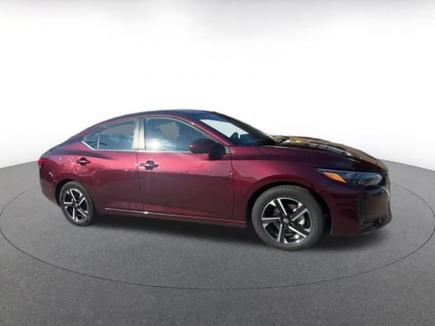 Used 2025 Nissan Sentra SV FWD image 2