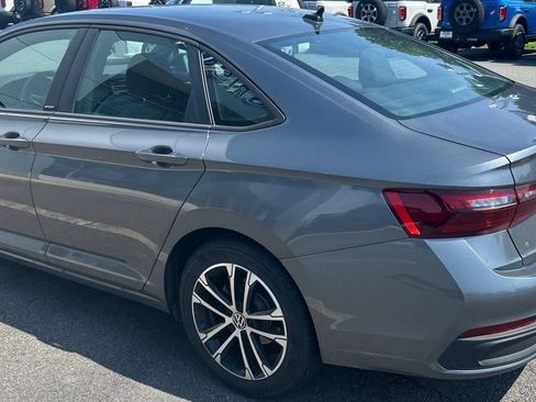 Used 2025 Volkswagen Jetta Sport FWD image 3