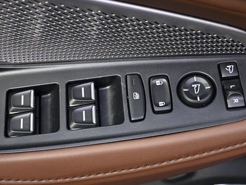 Used 2023 Acura MDX SH-AWD w/ Technology Package image 22