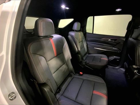Used 2025 Chevrolet Traverse RS AWD/4WD image 23