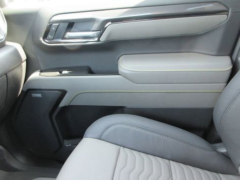 New 2026 Chevrolet Silverado 1500 ZR2 AWD/4WD image 41