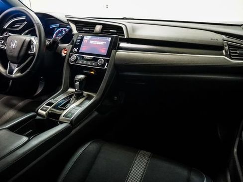 Used 2020 Honda Civic Sport image 9