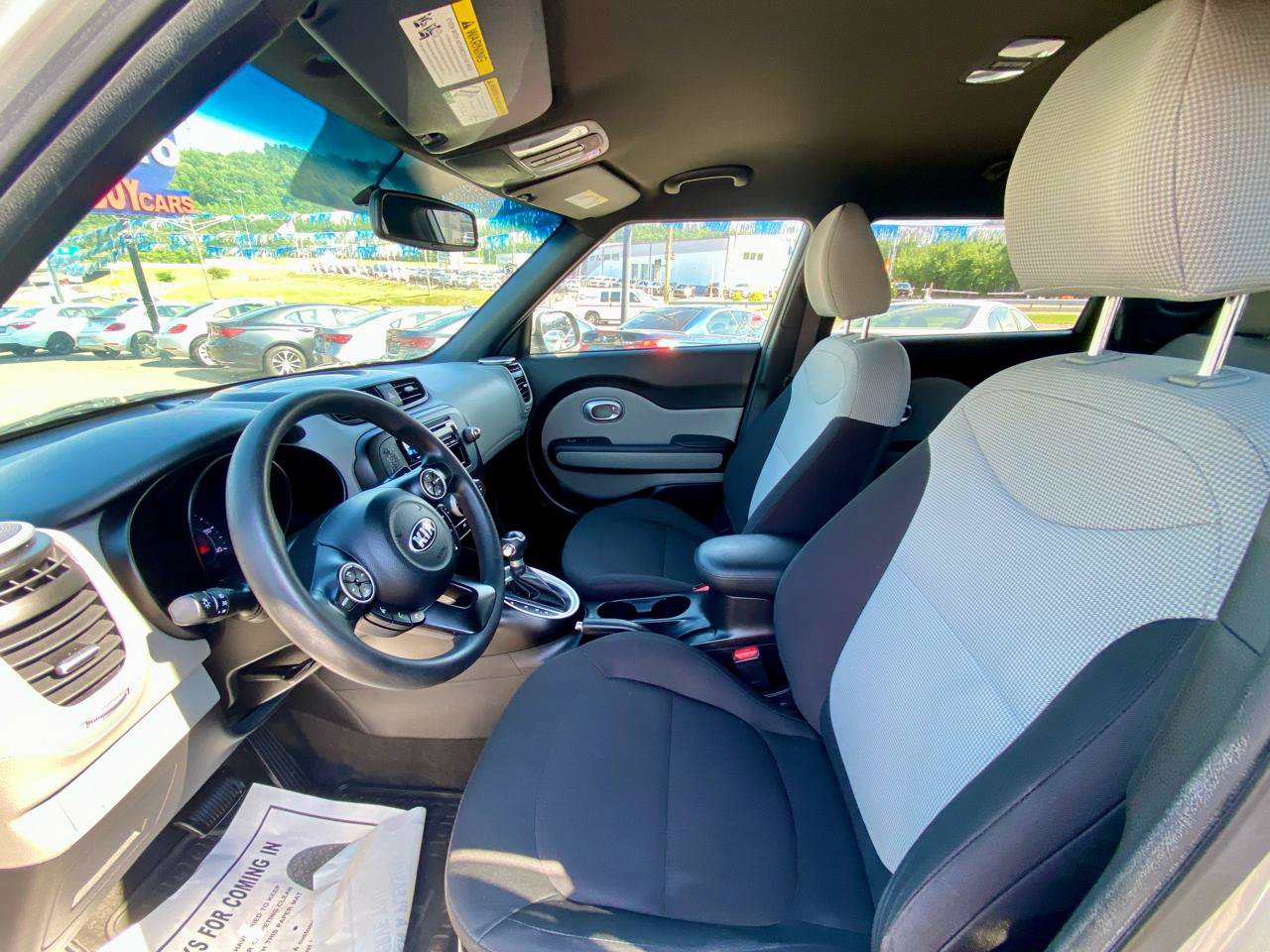Used 2015 Kia Soul FWD image 11