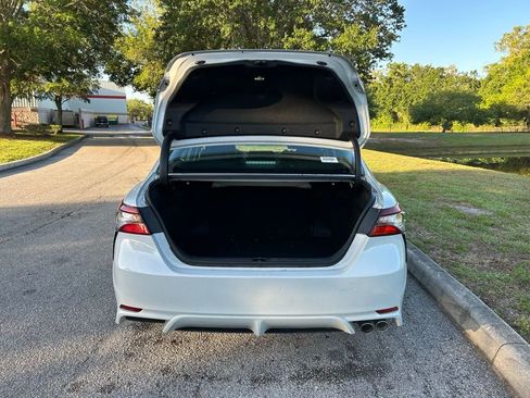 Used 2023 Toyota Camry SE image 10