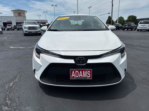 Used 2022 Toyota Corolla LE FWD image 3