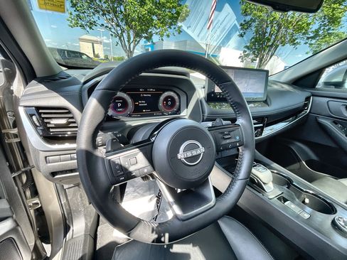Used 2024 Nissan Rogue SL w/ SL Premium Package AWD/4WD image 10