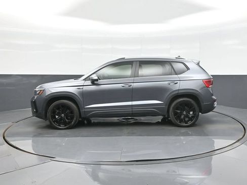 Used 2023 Volkswagen Taos SE FWD image 4