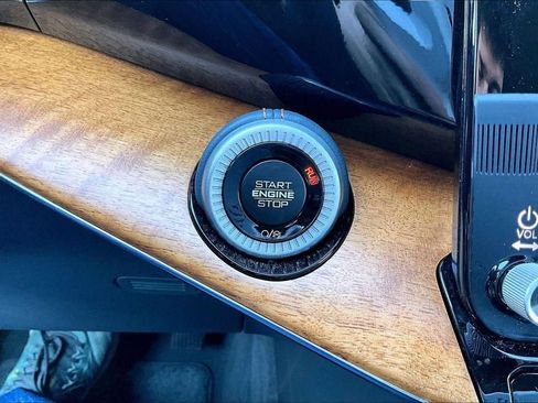 Used 2022 Jeep Grand Wagoneer Series II w/ Flexible Seating Group image 32