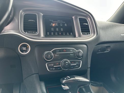 Used 2022 Dodge Charger SXT image 19