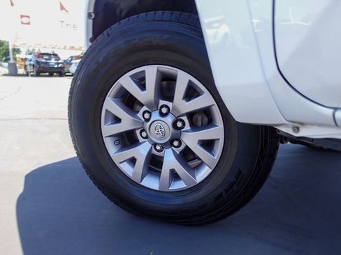Certified 2017 Toyota Tacoma SR5 w/ Tow Package RWD image 13