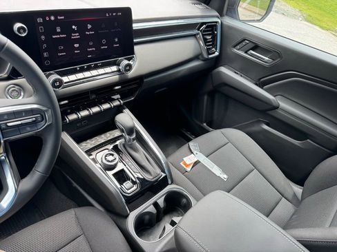 New 2025 GMC Canyon Elevation w/ Convenience Package image 26