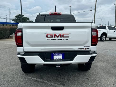 Used 2024 GMC Canyon AT4X AWD/4WD image 15