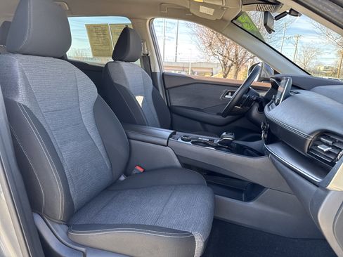 Used 2022 Nissan Rogue SV image 20