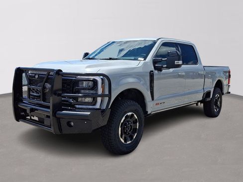 Certified 2025 Ford F250 Lariat w/ Lariat Ultimate Package AWD/4WD image 3
