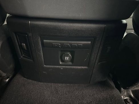 Used 2018 RAM 1500 Lone Star image 32