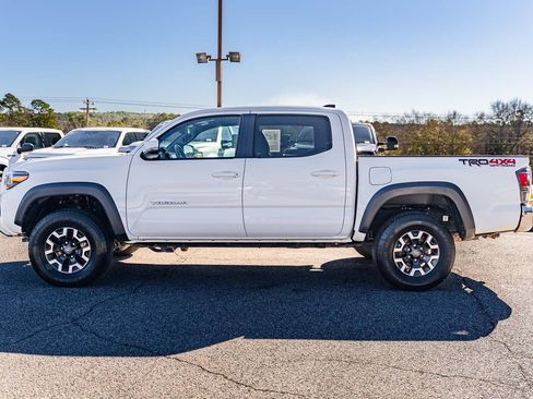 Used 2022 Toyota Tacoma TRD Off-Road image 4