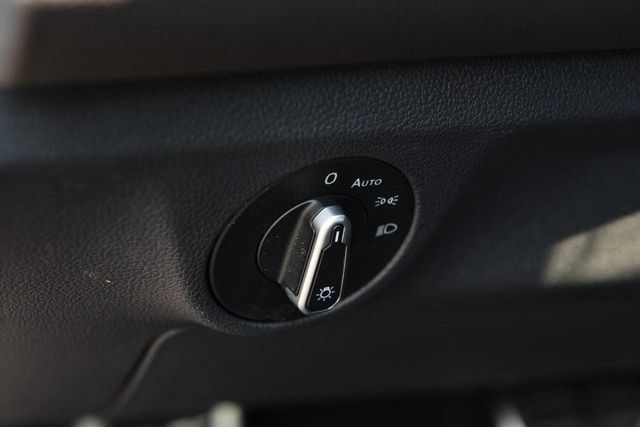 Certified 2025 Volkswagen Jetta Sport FWD image 11