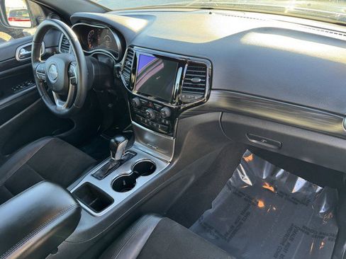 Used 2020 Jeep Grand Cherokee Altitude image 7