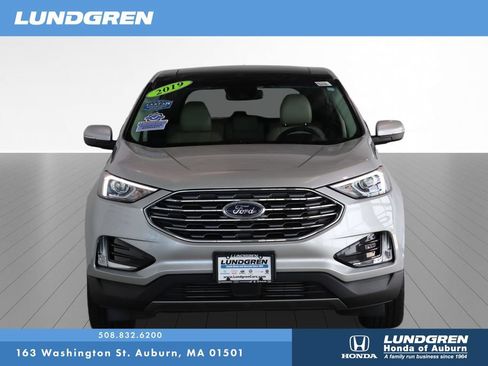 Used 2019 Ford Edge Titanium w/ Cold Weather Package AWD/4WD image 2