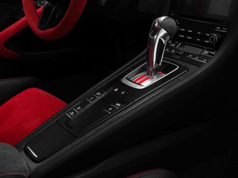 Used 2018 Porsche 911 GT2 RS image 30