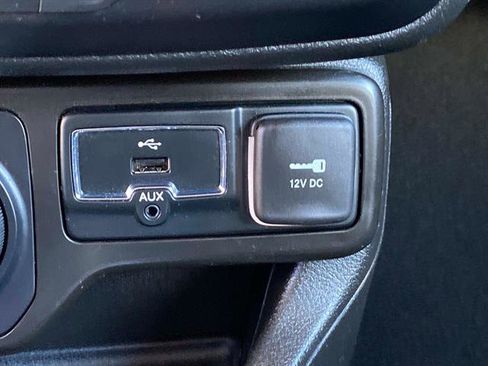 Used 2022 Jeep Renegade Latitude w/ Convenience Group image 15