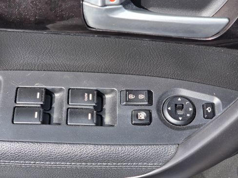 Used 2015 Kia Sorento LX image 25