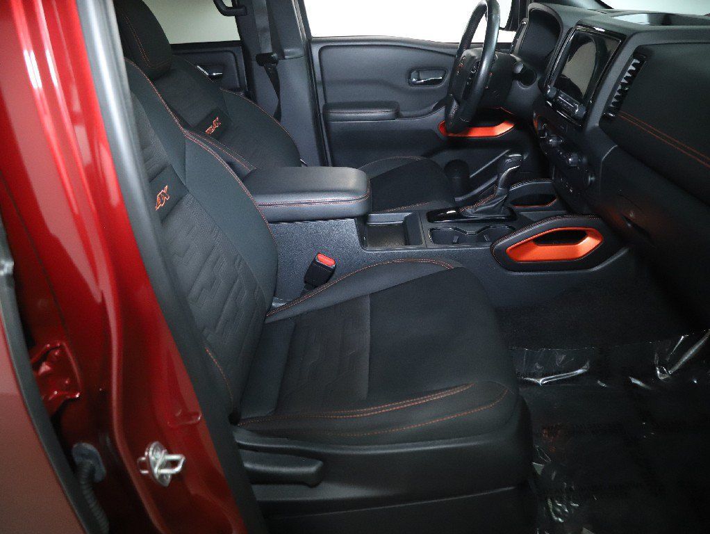 Used 2022 Nissan Frontier PRO-4X w/ Technology Package AWD/4WD image 34