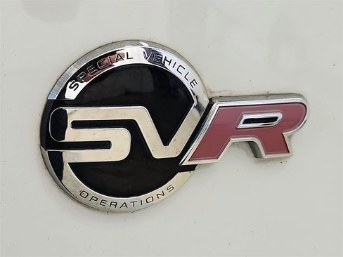 Used 2020 Jaguar F-PACE SVR image 32