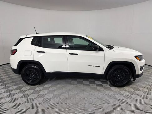 Used 2021 Jeep Compass Sport FWD image 4