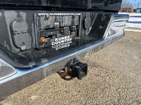 Used 2019 Chevrolet Silverado 1500 LTZ w/ LTZ Plus Package image 14