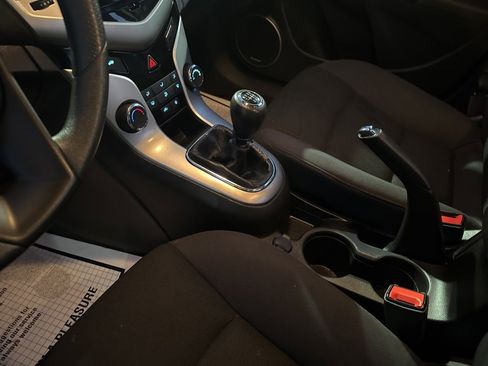 Used 2016 Chevrolet Cruze LT w/ Sun And Sound Package image 34