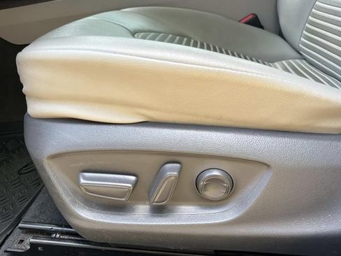 Used 2021 Toyota Camry SE FWD image 20
